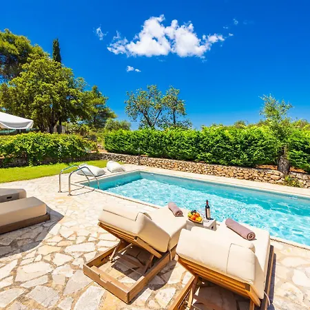 Villa Boscheto Pente Agios Leon